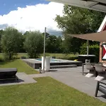 De Noteboom 6-persoons, Verwarmd Prive Zwembad, Hottub, Overdekte Lounge Met Haard, Panorama Sauna, Sunshower, Luxe, Wifi Dom wakacyjny Lievelde