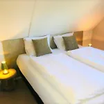 Dom wakacyjny De Noteboom 6-persoons, Verwarmd Prive Zwembad, Hottub, Overdekte Lounge Met Haard, Panorama Sauna, Sunshower, Luxe, Wifi *