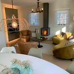 De Noteboom 6-persoons, Verwarmd Prive Zwembad, Hottub, Overdekte Lounge Met Haard, Panorama Sauna, Sunshower, Luxe, Wifi