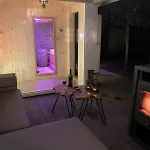 Dom wakacyjny De Noteboom 6-persoons, Verwarmd Prive Zwembad, Hottub, Overdekte Lounge Met Haard, Panorama Sauna, Sunshower, Luxe, Wifi Lievelde