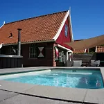 De Noteboom 6-persoons, Verwarmd Prive Zwembad, Hottub, Overdekte Lounge Met Haard, Panorama Sauna, Sunshower, Luxe, Wifi Dom wakacyjny Lievelde
