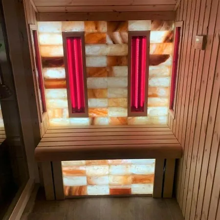 De Noteboom 6-persoons, Verwarmd Prive Zwembad, Hottub, Overdekte Lounge Met Haard, Panorama Sauna, Sunshower, Luxe, Wifi