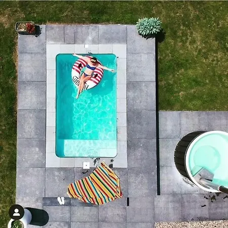 De Noteboom 6-persoons, Verwarmd Prive Zwembad, Hottub, Overdekte Lounge Met Haard, Panorama Sauna, Sunshower, Luxe, Wifi Dom wakacyjny Lievelde