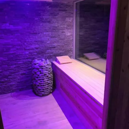 De Noteboom 6-persoons, Verwarmd Prive Zwembad, Hottub, Overdekte Lounge Met Haard, Panorama Sauna, Sunshower, Luxe, Wifi Lievelde