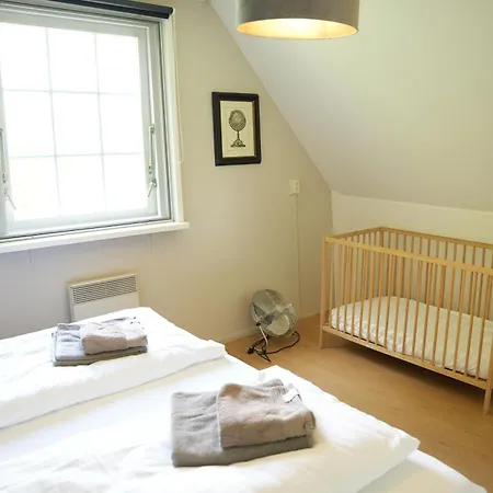 De Noteboom 6-persoons, Verwarmd Prive Zwembad, Hottub, Overdekte Lounge Met Haard, Panorama Sauna, Sunshower, Luxe, Wifi