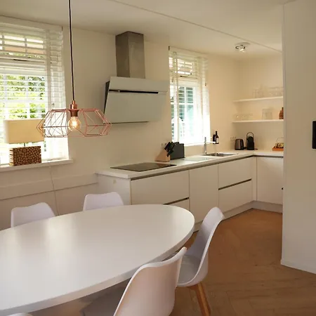 De Noteboom 6-persoons, Verwarmd Prive Zwembad, Hottub, Overdekte Lounge Met Haard, Panorama Sauna, Sunshower, Luxe, Wifi