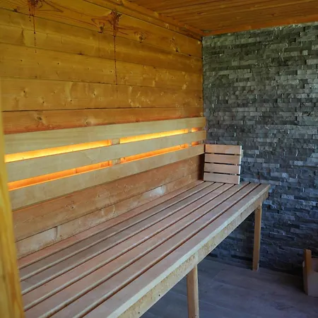 De Noteboom 6-persoons, Verwarmd Prive Zwembad, Hottub, Overdekte Lounge Met Haard, Panorama Sauna, Sunshower, Luxe, Wifi * Lievelde
