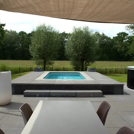 De Noteboom 6-persoons, Verwarmd Prive Zwembad, Hottub, Overdekte Lounge Met Haard, Panorama Sauna, Sunshower, Luxe, Wifi * Lievelde