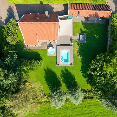 De Noteboom 6-persoons, Verwarmd Prive Zwembad, Hottub, Overdekte Lounge Met Haard, Panorama Sauna, Sunshower, Luxe, Wifi *