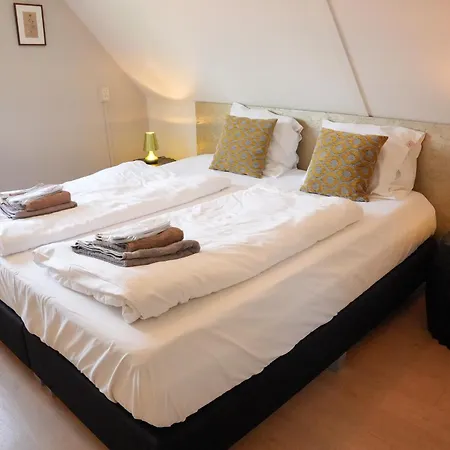 De Noteboom 6-persoons, Verwarmd Prive Zwembad, Hottub, Overdekte Lounge Met Haard, Panorama Sauna, Sunshower, Luxe, Wifi
