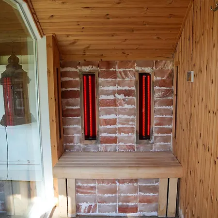 De Noteboom 6-persoons, Verwarmd Prive Zwembad, Hottub, Overdekte Lounge Met Haard, Panorama Sauna, Sunshower, Luxe, Wifi *