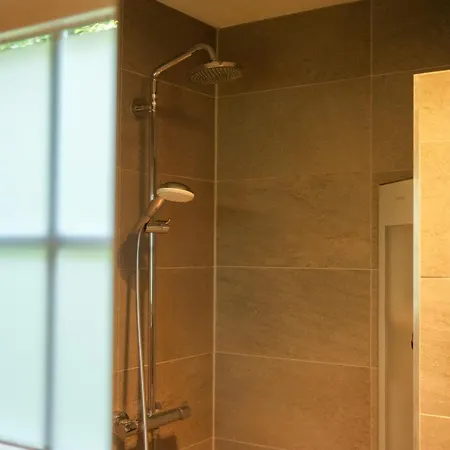 De Noteboom 6-persoons, Verwarmd Prive Zwembad, Hottub, Overdekte Lounge Met Haard, Panorama Sauna, Sunshower, Luxe, Wifi
