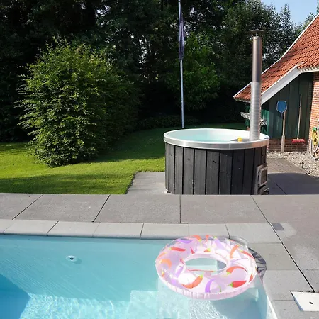 De Noteboom 6-persoons, Verwarmd Prive Zwembad, Hottub, Overdekte Lounge Met Haard, Panorama Sauna, Sunshower, Luxe, Wifi Nyaraló *