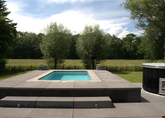 Semesterbostad De Noteboom 6-persoons, Verwarmd Prive Zwembad, Hottub, Overdekte Lounge Met Haard, Panorama Sauna, Sunshower, Luxe, Wifi