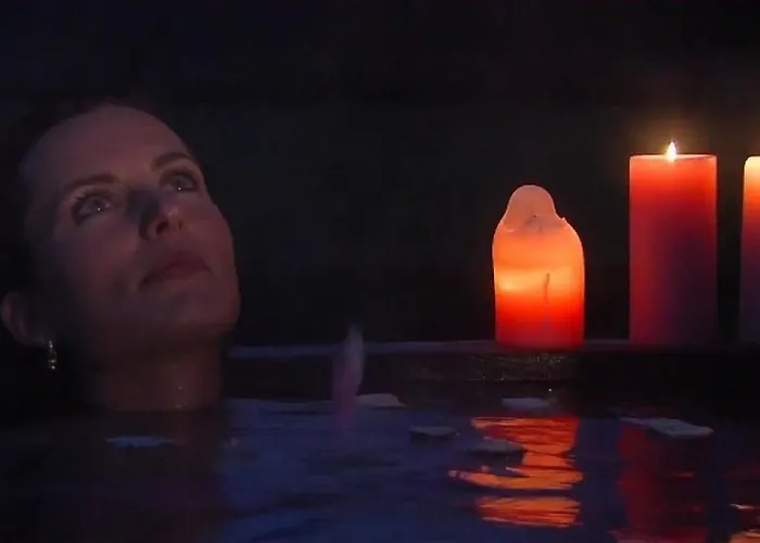 De Noteboom 6-persoons, Verwarmd Prive Zwembad, Hottub, Overdekte Lounge Met Haard, Panorama Sauna, Sunshower, Luxe, Wifi * Lievelde