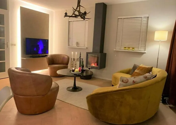 De Noteboom 6-persoons, Verwarmd Prive Zwembad, Hottub, Overdekte Lounge Met Haard, Panorama Sauna, Sunshower, Luxe, Wifi Semesterbostad