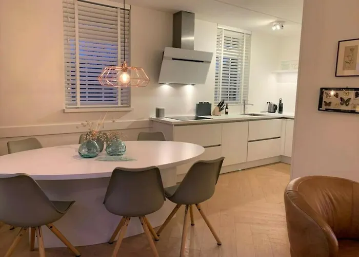 Semesterbostad De Noteboom 6-persoons, Verwarmd Prive Zwembad, Hottub, Overdekte Lounge Met Haard, Panorama Sauna, Sunshower, Luxe, Wifi