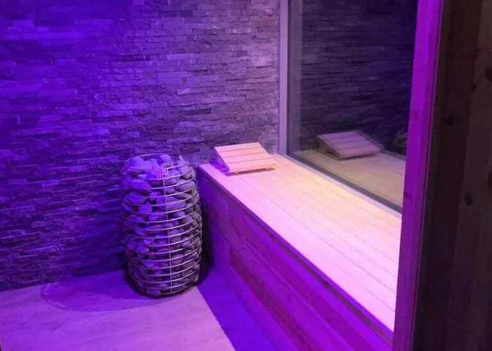 De Noteboom 6-persoons, Verwarmd Prive Zwembad, Hottub, Overdekte Lounge Met Haard, Panorama Sauna, Sunshower, Luxe, Wifi Lievelde