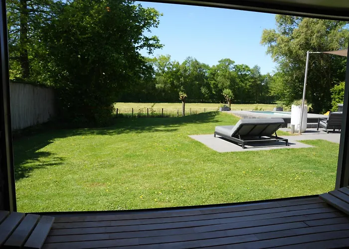 Semesterbostad De Noteboom 6-persoons, Verwarmd Prive Zwembad, Hottub, Overdekte Lounge Met Haard, Panorama Sauna, Sunshower, Luxe, Wifi *