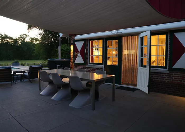 De Noteboom 6-persoons, Verwarmd Prive Zwembad, Hottub, Overdekte Lounge Met Haard, Panorama Sauna, Sunshower, Luxe, Wifi Semesterbostad *