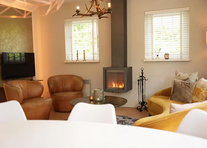 Ferienhaus De Noteboom 6-persoons, Verwarmd Prive Zwembad, Hottub, Overdekte Lounge Met Haard, Panorama Sauna, Sunshower, Luxe, Wifi *