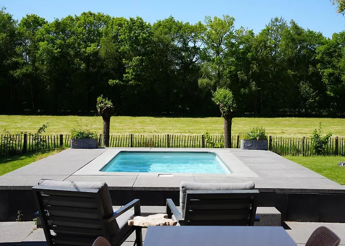 De Noteboom 6-persoons, Verwarmd Prive Zwembad, Hottub, Overdekte Lounge Met Haard, Panorama Sauna, Sunshower, Luxe, Wifi Semesterbostad