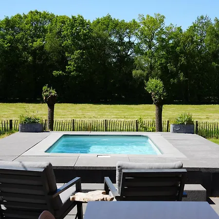 De Noteboom 6-persoons, Verwarmd Prive Zwembad, Hottub, Overdekte Lounge Met Haard, Panorama Sauna, Sunshower, Luxe, Wifi Vakantiehuis