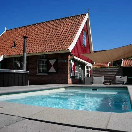 De Noteboom 6-persoons, Verwarmd Prive Zwembad, Hottub, Overdekte Lounge Met Haard, Panorama Sauna, Sunshower, Luxe, Wifi Vakantiehuis Lievelde