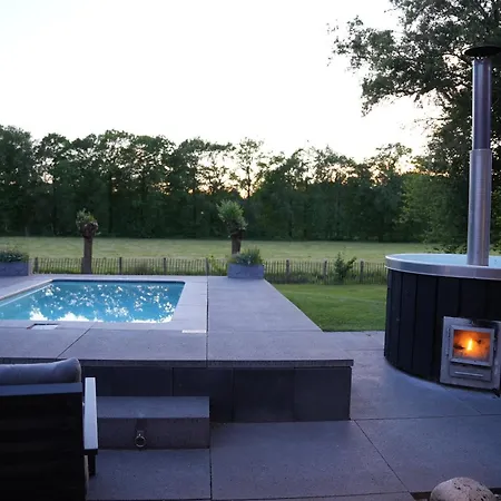 De Noteboom 6-persoons, Verwarmd Prive Zwembad, Hottub, Overdekte Lounge Met Haard, Panorama Sauna, Sunshower, Luxe, Wifi *