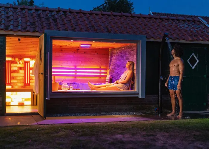 Casa vacanze De Noteboom 6-persoons, Verwarmd Privé Zwembad, Hottub, Overdekte Lounge Met Haard, Panorama Sauna, Sunshower, Luxe, Wifi