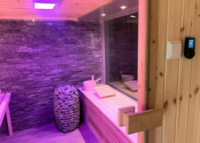 De Noteboom 6-persoons, Verwarmd Privé Zwembad, Hottub, Overdekte Lounge Met Haard, Panorama Sauna, Sunshower, Luxe, Wifi * Lievelde