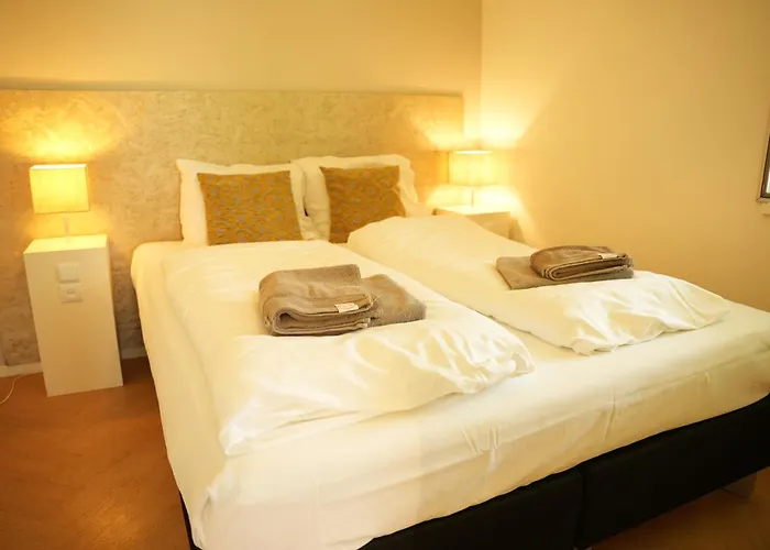 De Noteboom 6-persoons, Verwarmd Privé Zwembad, Hottub, Overdekte Lounge Met Haard, Panorama Sauna, Sunshower, Luxe, Wifi * Lievelde