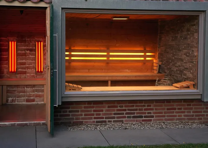 De Noteboom 6-persoons, Verwarmd Privé Zwembad, Hottub, Overdekte Lounge Met Haard, Panorama Sauna, Sunshower, Luxe, Wifi Lievelde