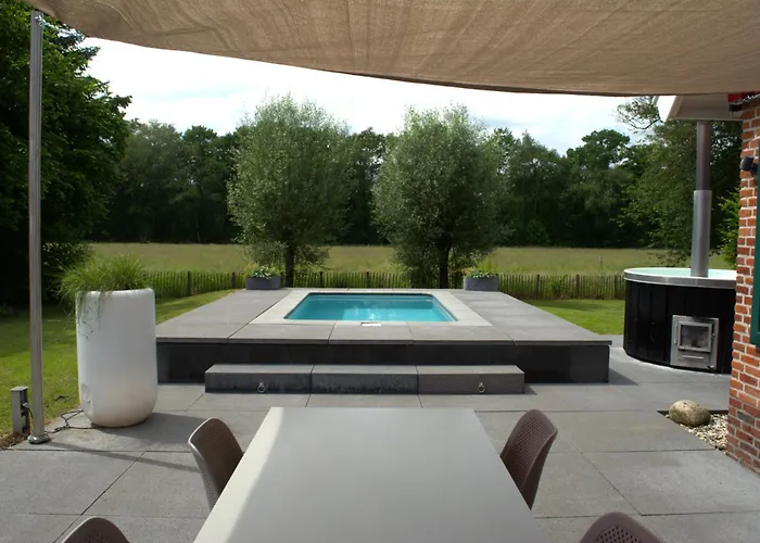 De Noteboom 6-persoons, Verwarmd Privé Zwembad, Hottub, Overdekte Lounge Met Haard, Panorama Sauna, Sunshower, Luxe, Wifi * Lievelde